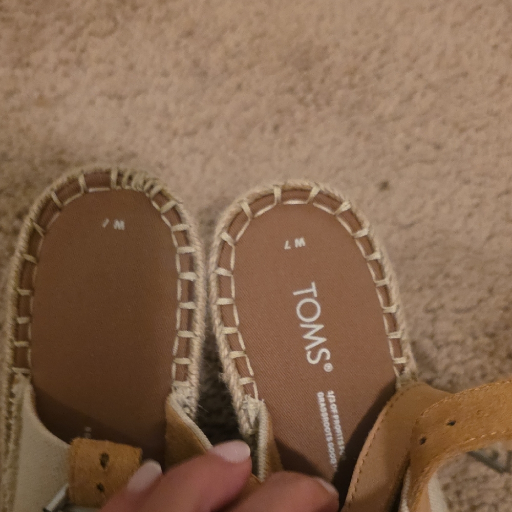 TOMS Women's Tan Espadrille Sandals - Picture 3 of 6